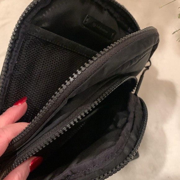 Lululemon crossbody - Picture 5 of 7